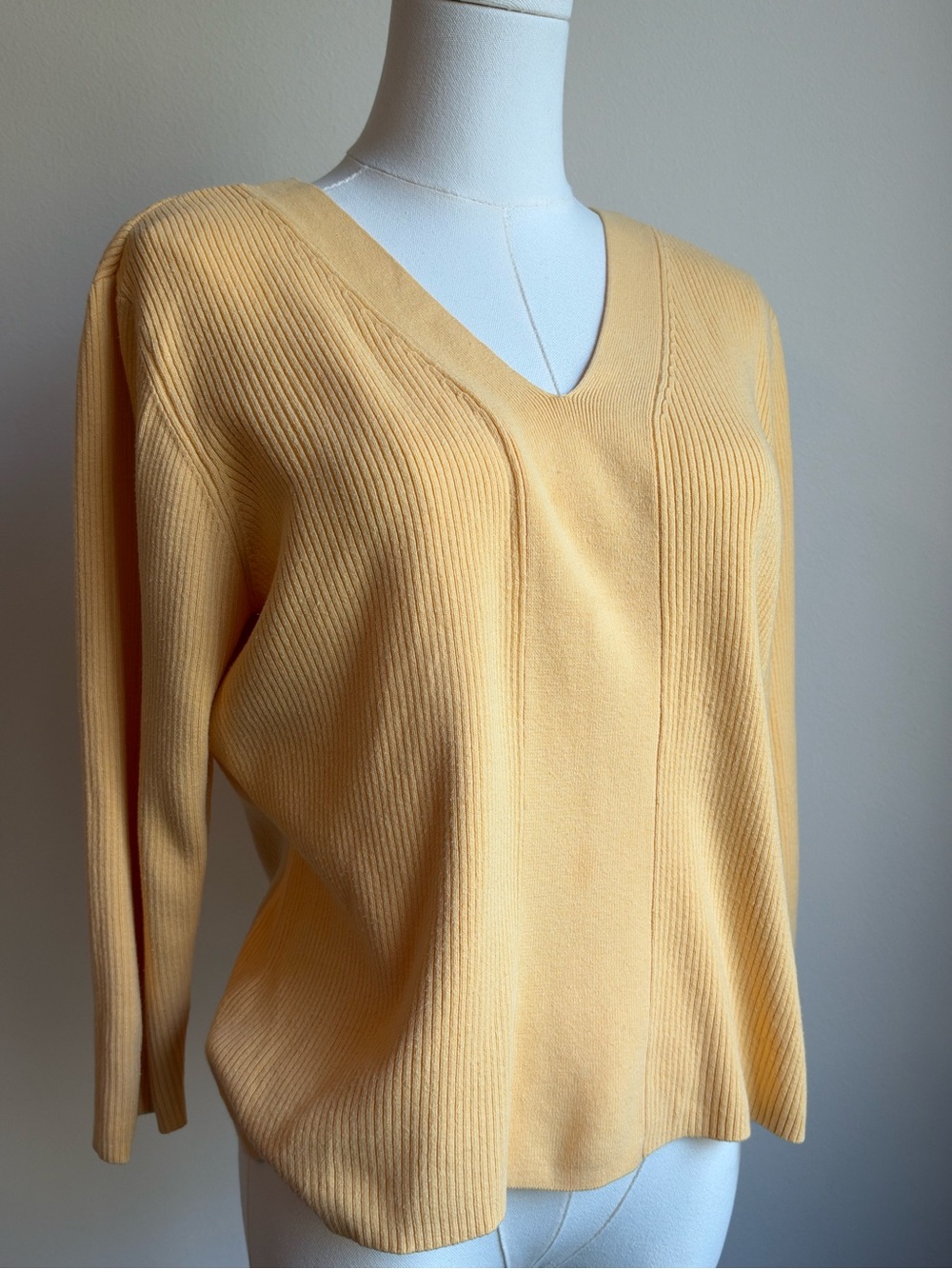 Vintage Worthington Soft V-Neck Knit Ribbed Sweater Top Butter Yellow - SIZE L